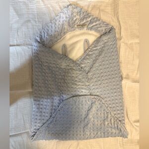 NWOT Blankets & Beyond Plush Car Seat Cover